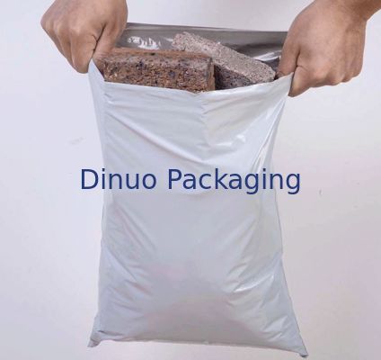 Yırtıcı dayanıklı su geçirmez ve kendi kendine kapanan Poly Mail çantası giyim kuryesi için