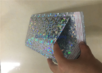 Holografik Renkli Bubble Wrap Postaları Yastıklı Koli Çantaları Suya Dayanıklı
