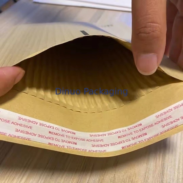 Kişisel Mükemmel Bal Çubukları Gömlek Yastık Poly Mailer Yastıklı Nakliye Zarfları Kraft Kağıdı Balonlu Posta Çantaları